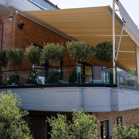 Kan Inn Hotel