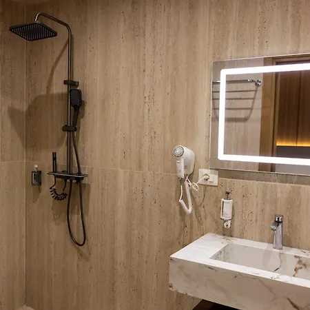 Hotel Kan Inn 5*