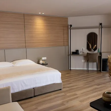 Hotel Kan Inn Wlora